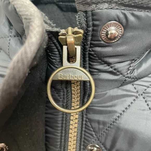 Women's Barbour Cavalry Black Polarquilt Quilted Jacket size 10 M/L Zip Pockets - Picture 11 of 14